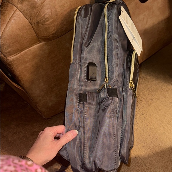 Lovevook Charcoal Gray V Laptop Backpack with Gold Accents - Picture 5 of 8